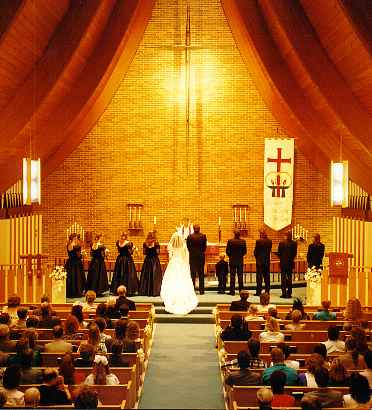 wedding07.jpg (25485 bytes)